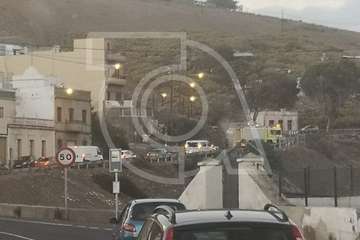 Accidente de tráfico en la antigua carretera de Jinámar, a la altura de La Primavera (Foto TA)